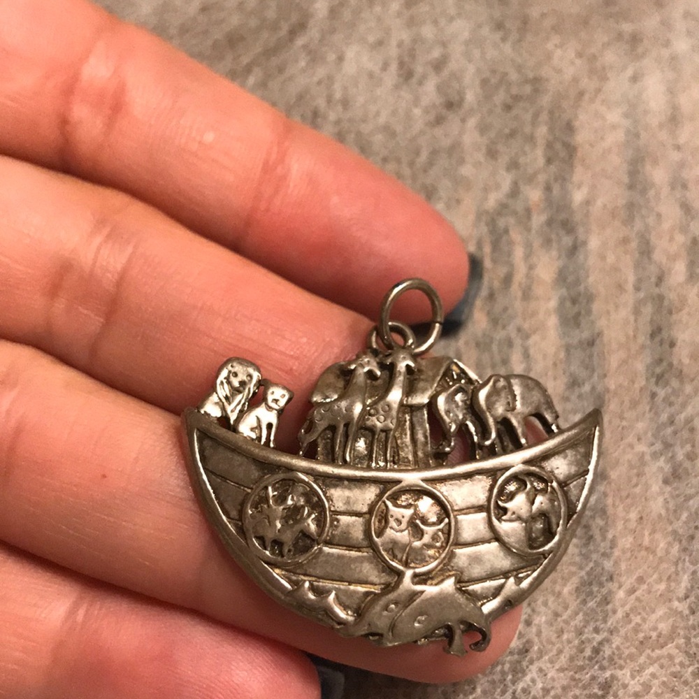 Noah’s Ark Sterling Silver Pendant! Great gift!🦒🐑🐿